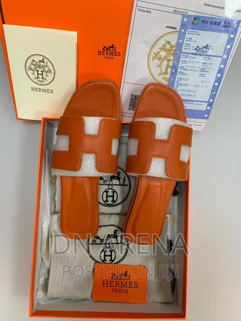 Auth Hermes Slippers in a Box