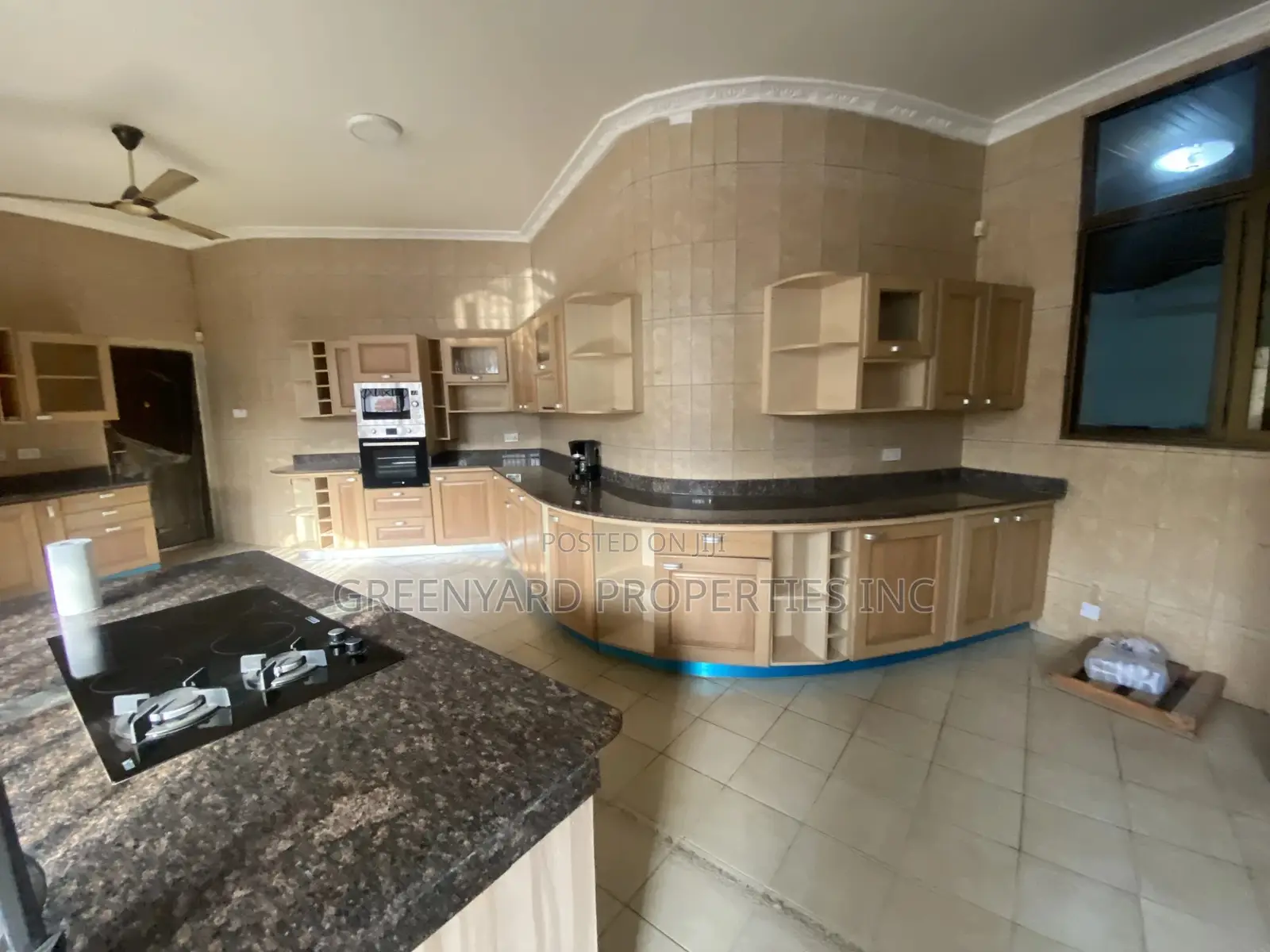 6bdrm House in East Legon for sale