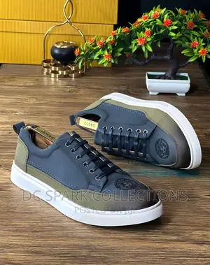 Photo - Classic Versace Quality Easy Wear Sneakers