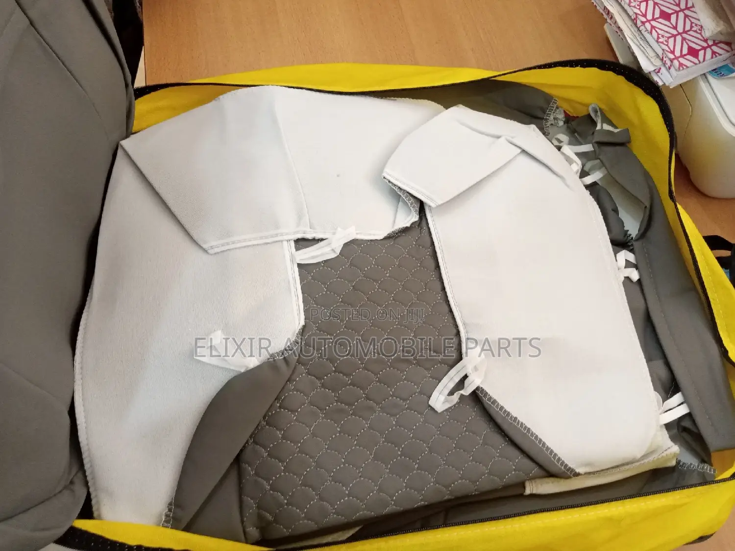 Classic American Seat Cover With Free Inside Mirror