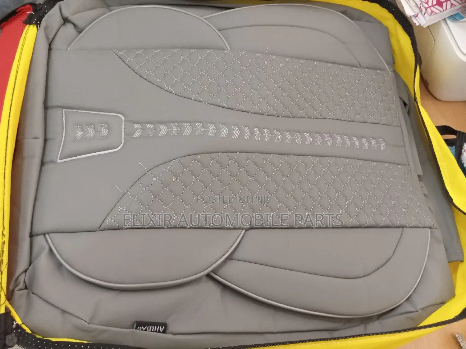 Classic American Seat Cover With Free Inside Mirror
