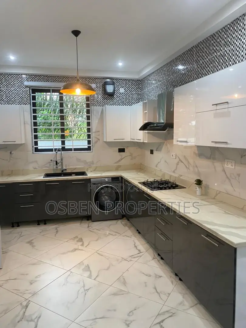 Furnished 4bdrm Duplex in Pleasant Properties, Accra Metropolitan