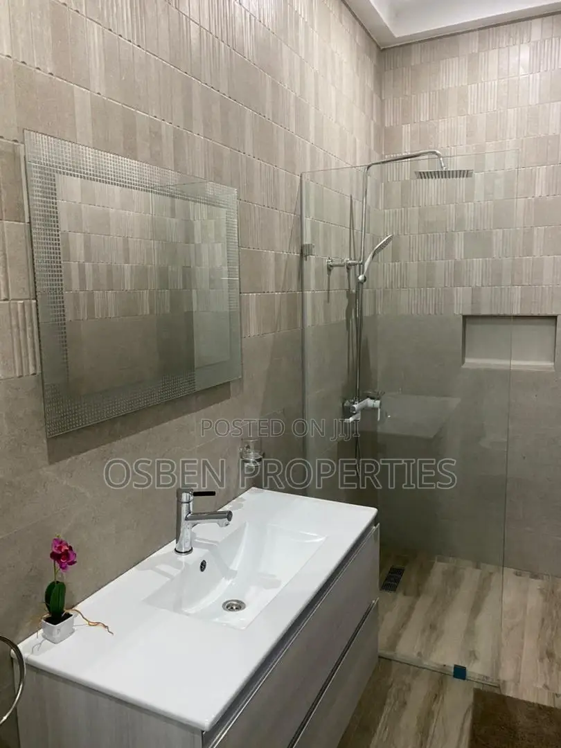 Furnished 4bdrm Duplex in Pleasant Properties, Accra Metropolitan