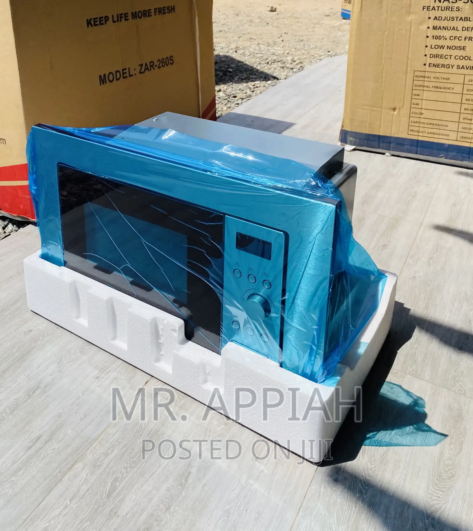 Anti-Rust Durable Body Midea AM717BS7 Built-in Microwave.