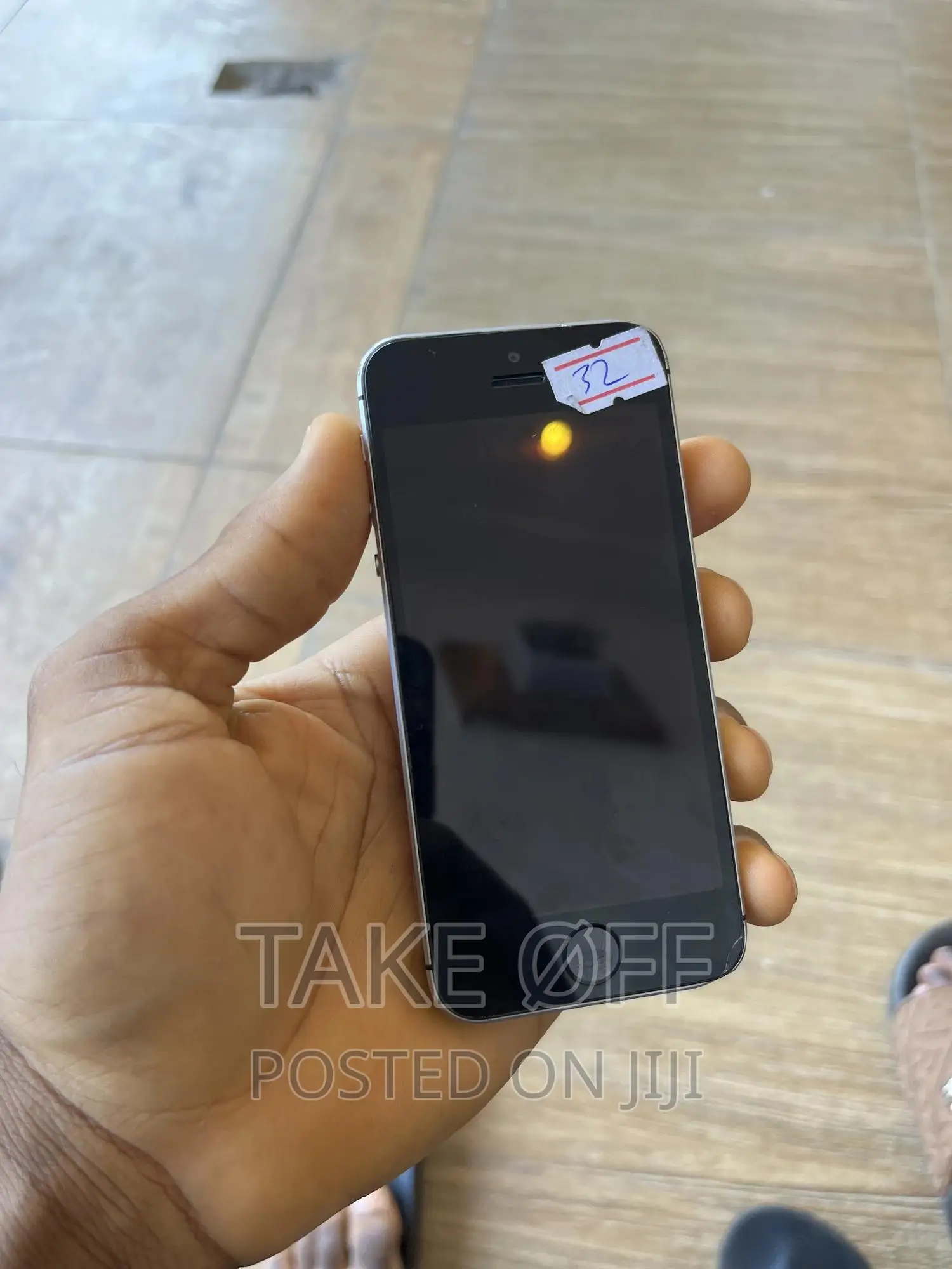 Apple iPhone SE 32 GB Silver