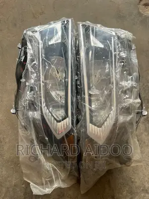 Toyota RAV4 Headlight Available
