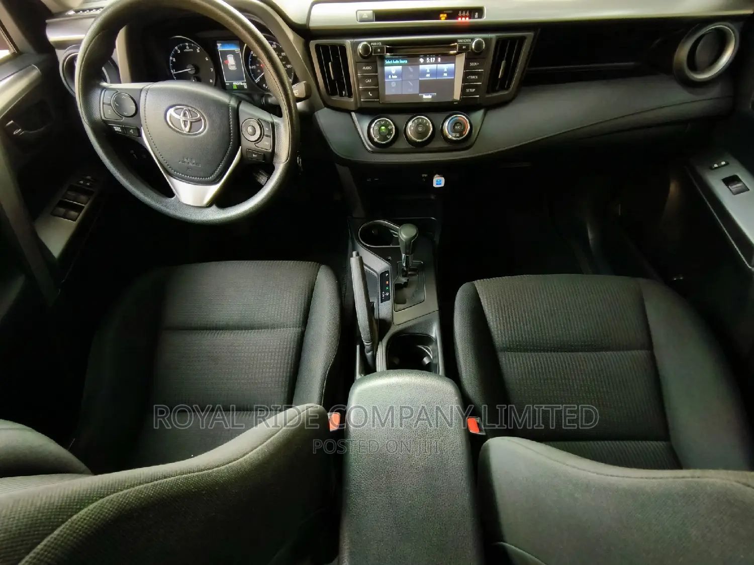 Rent a Car - Toyota Rav 4 Awd