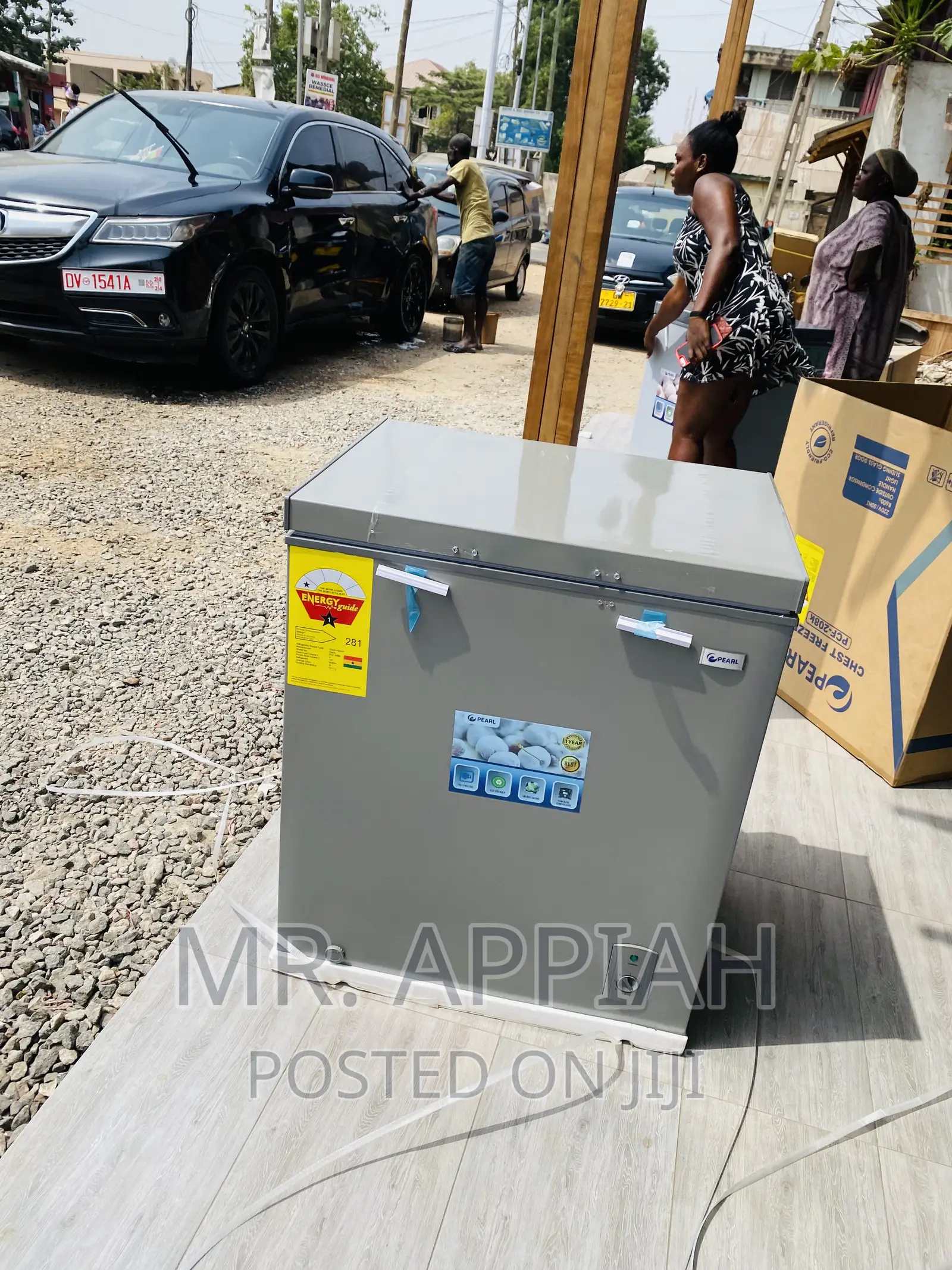 Pearl PCF-208 Single Door Electric Chest Freezer. 
