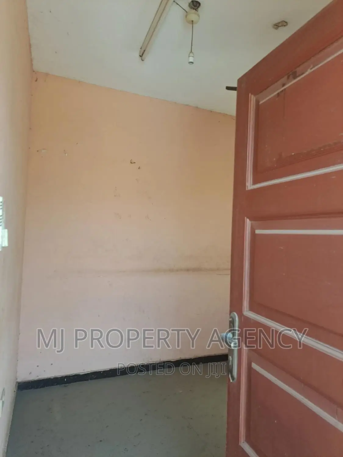 5000 SQM Roadside Warehouse Community 25