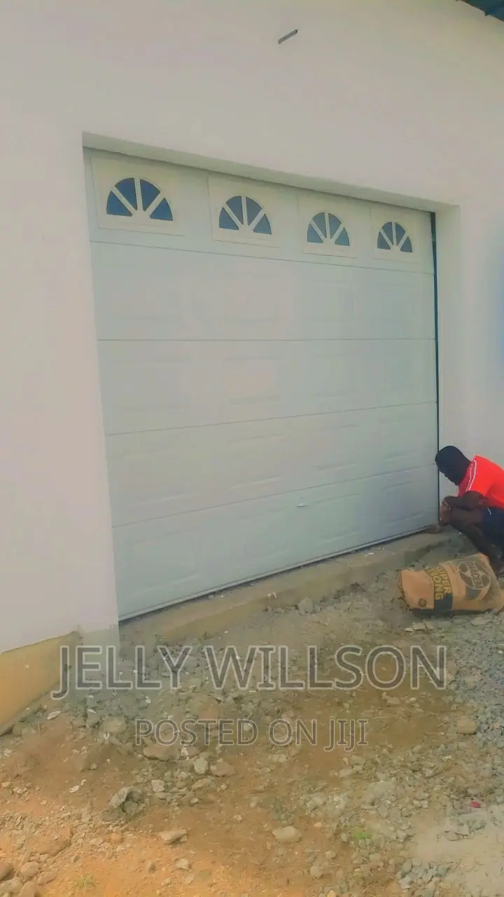 10 X 8 Fanlight Garage