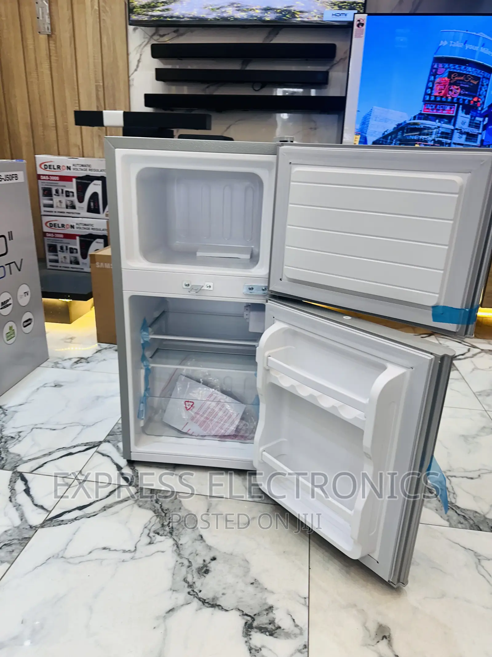 High Performance Sleek Fridge Nasco Table Top Double Door