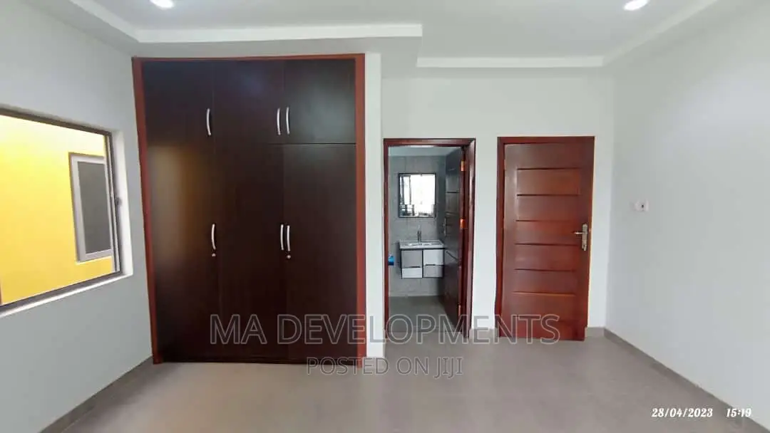 4bdrm Duplex in Ma Developments, Oyarifa for sale