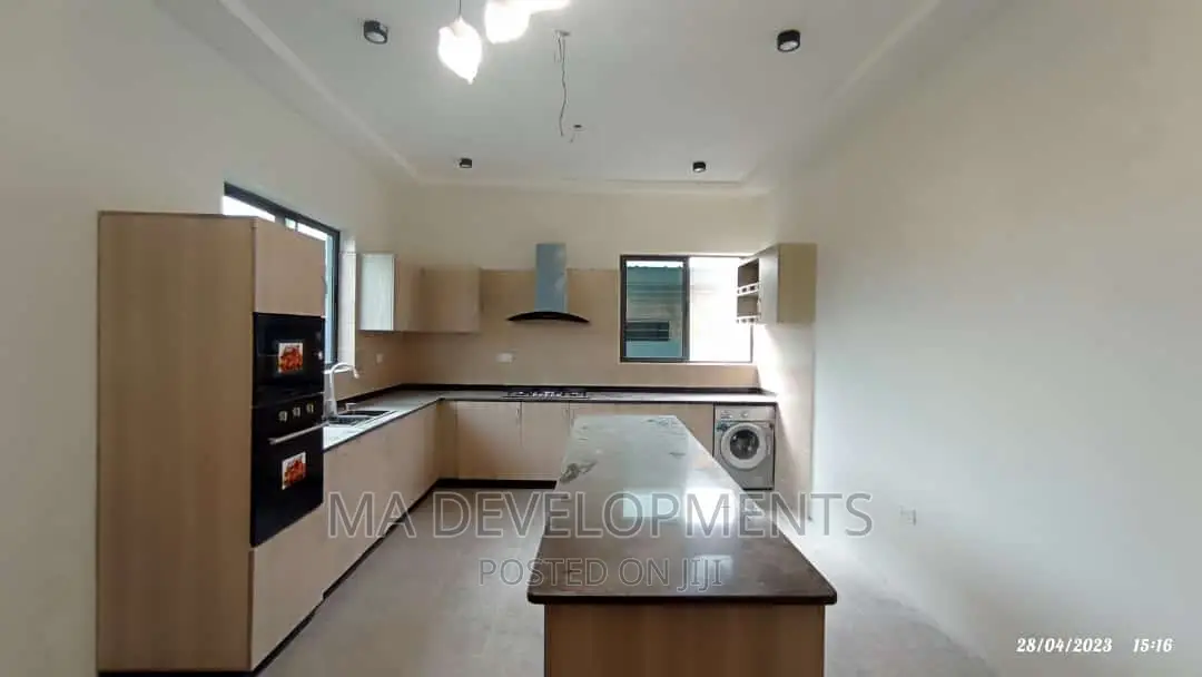 4bdrm Duplex in Ma Developments, Oyarifa for sale