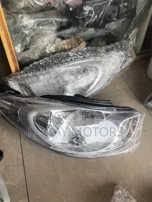 I 10 2011,2012,2013 Headlights Pair