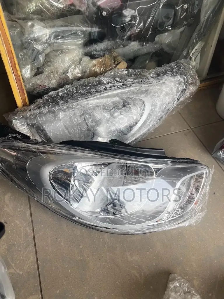 I 10 2011,2012,2013 Headlights Pair