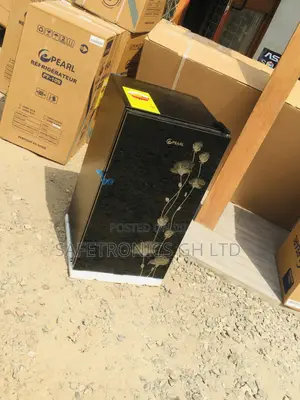 Singledoor Pearl Topfreezer Tabletop 82L Black Glass Fridge