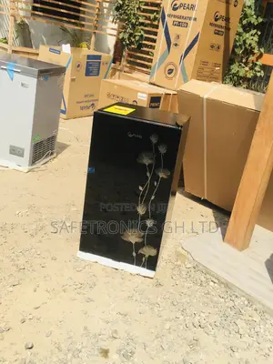 82L Pearl Topfreezer Singledoor Glass Black Tabletop Fridge