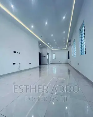 5bdrm Duplex in East Legon for sale
