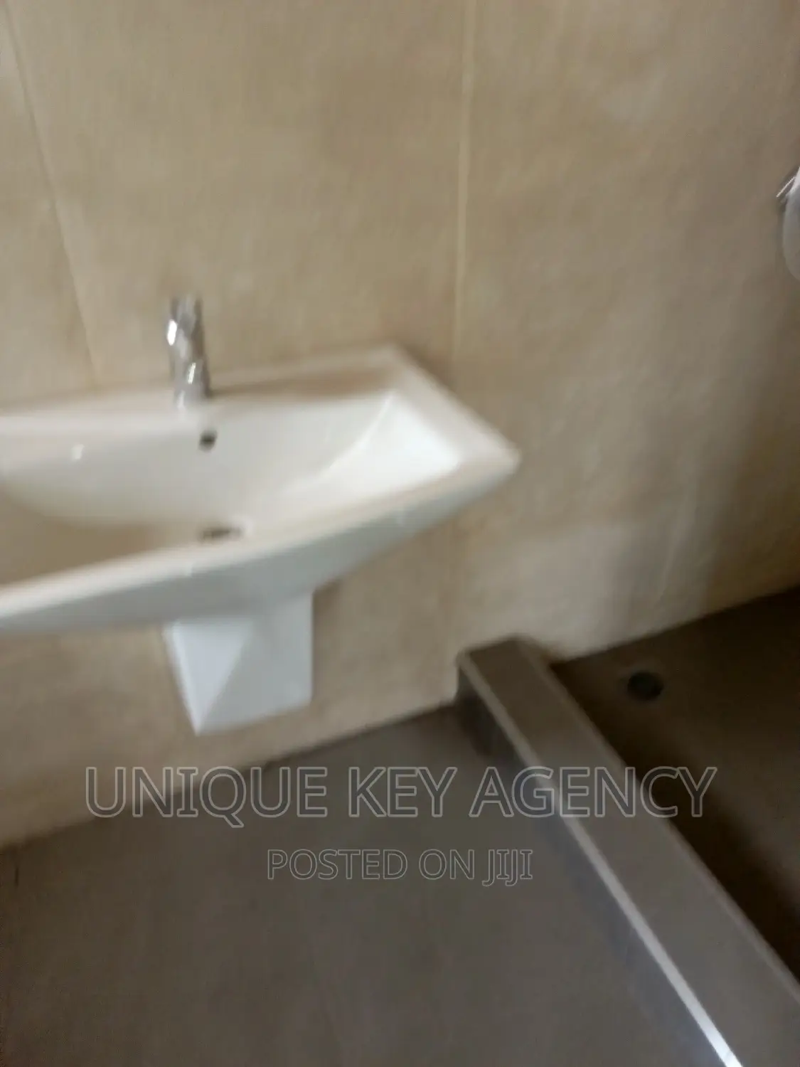 4bdrm House in Unique Agency, Dzorwulu for rent