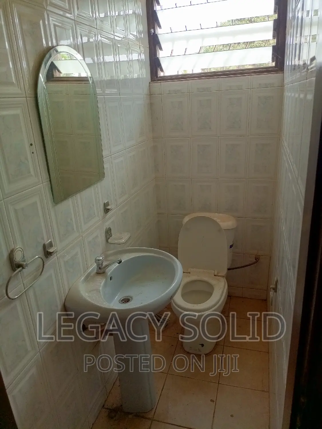 4bdrm Apartment in Legacy Solid Real, Teshie-Nungua Estates for rent