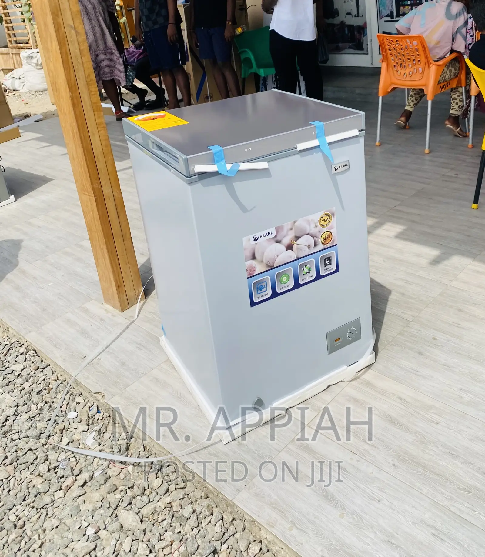 Extremely Chilling Pearl PCF-127 Electric Chest Freezer.