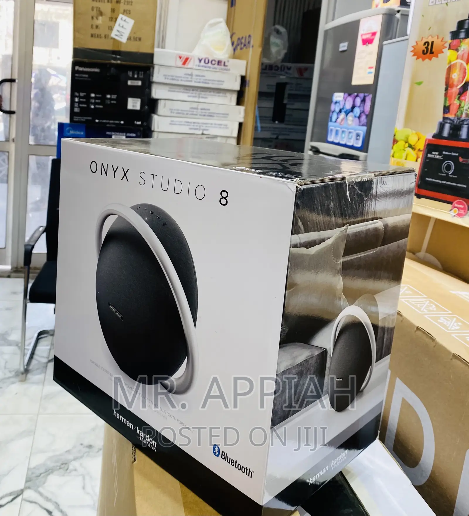 Sleek Onyx Studio 8 Portable Bluetooth Speaker,Black