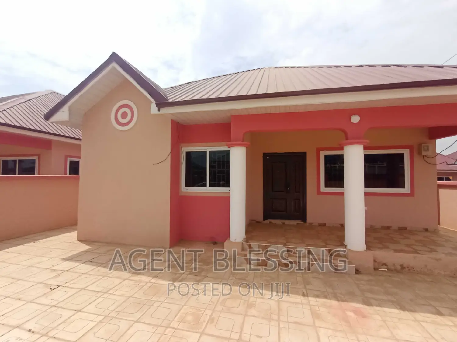 2bdrm House in Community 25, Tema Metropolitan for rent
