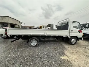 Hyundai Mighty Truck. Straight Engine. New Arrivals.