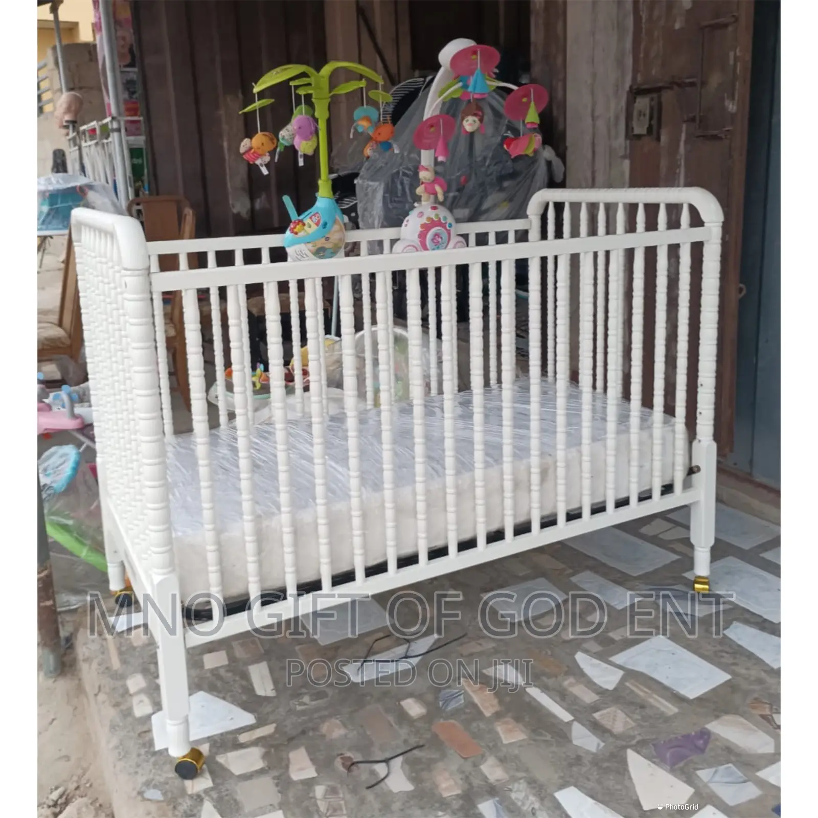 Davinci Jenny Lind 3in1 Convertible Crib From U.S.