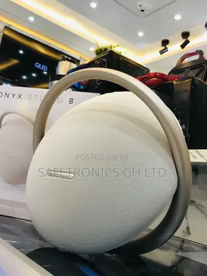 Gold Onyx Studio 8 Bluetooth Wireless Electric Harman Kardon