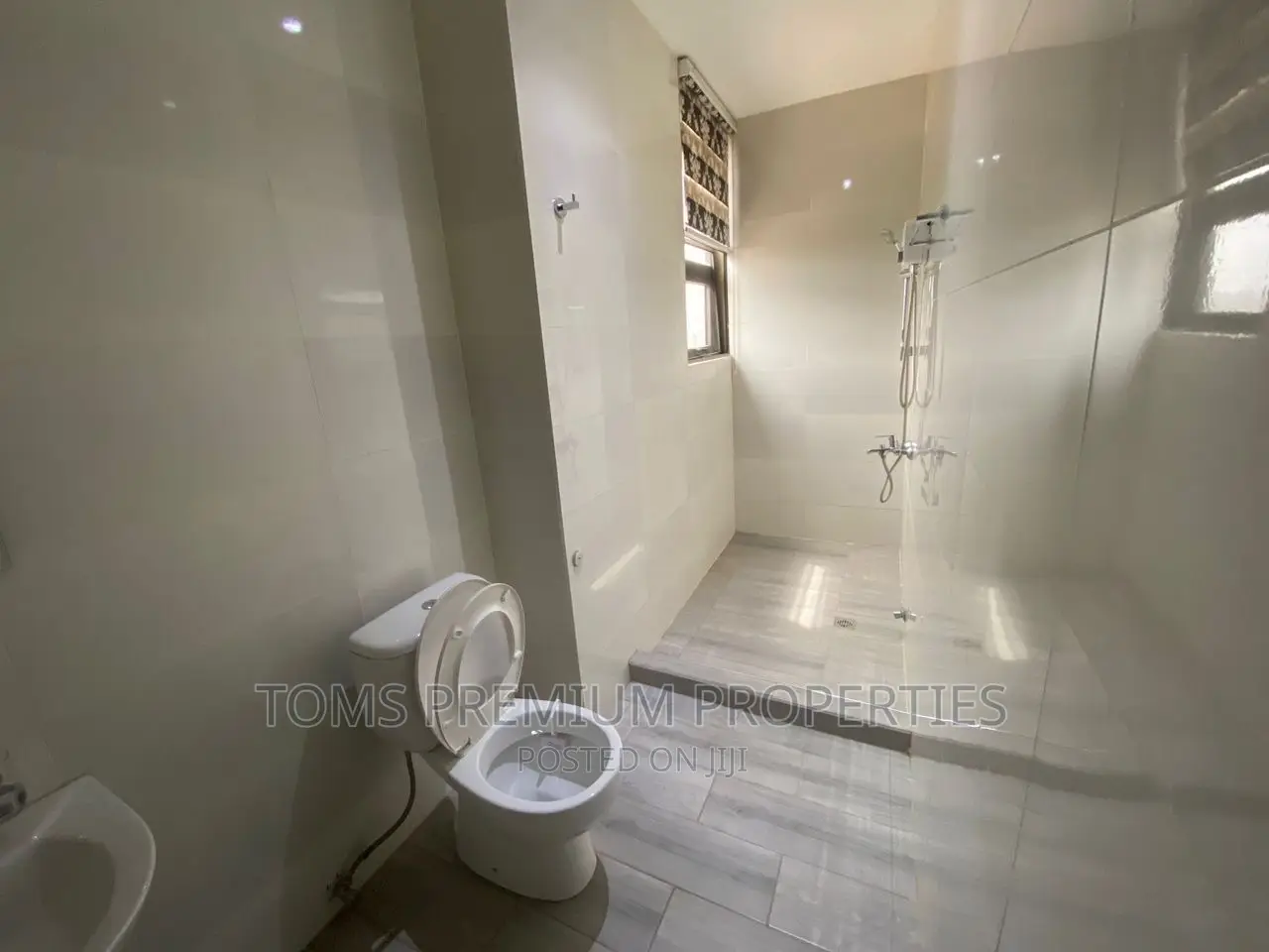 Furnished 2bdrm Apartment in Green Court, East Legon for rent