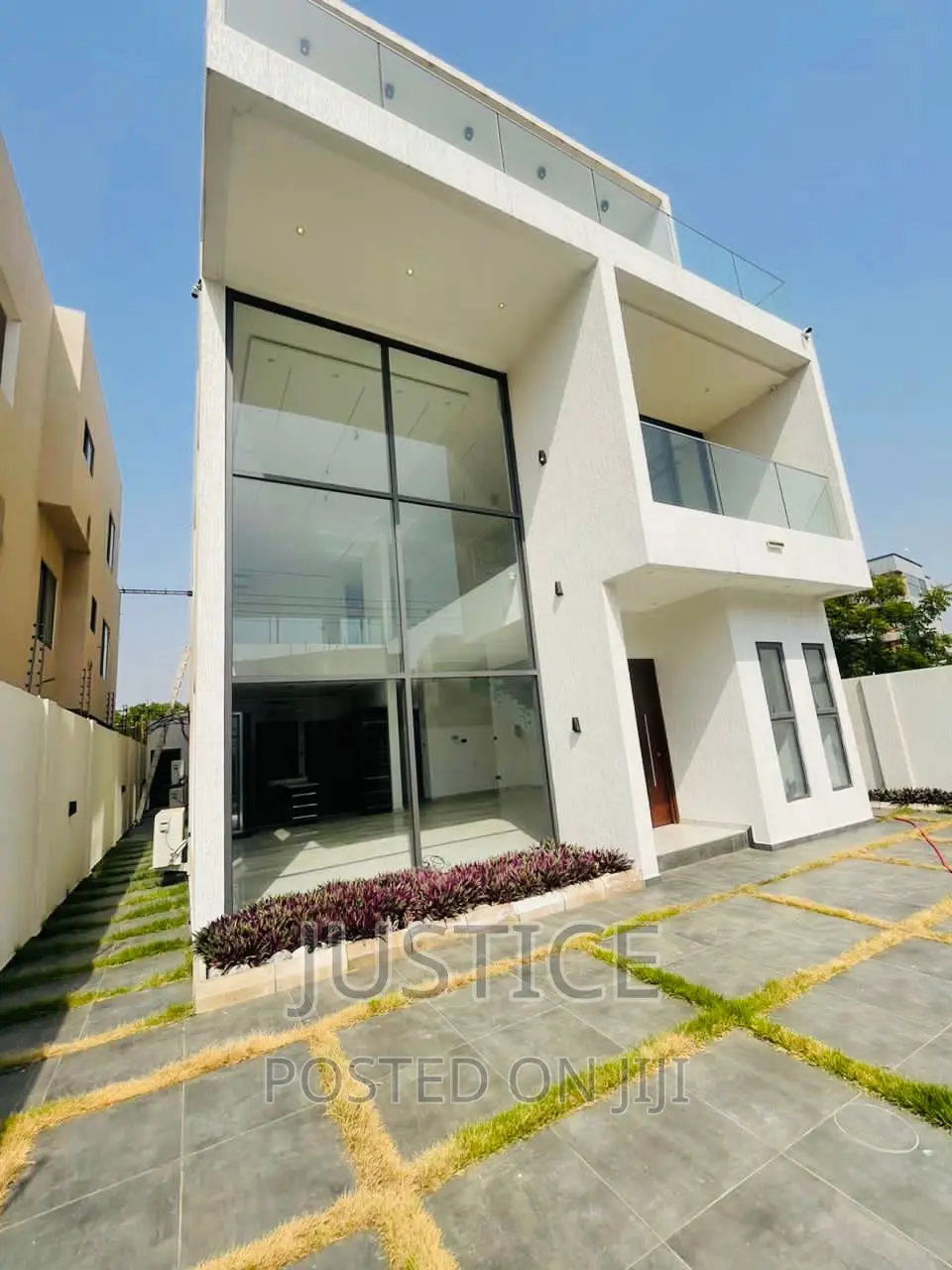 4bdrm Duplex in East Legon Hills for sale