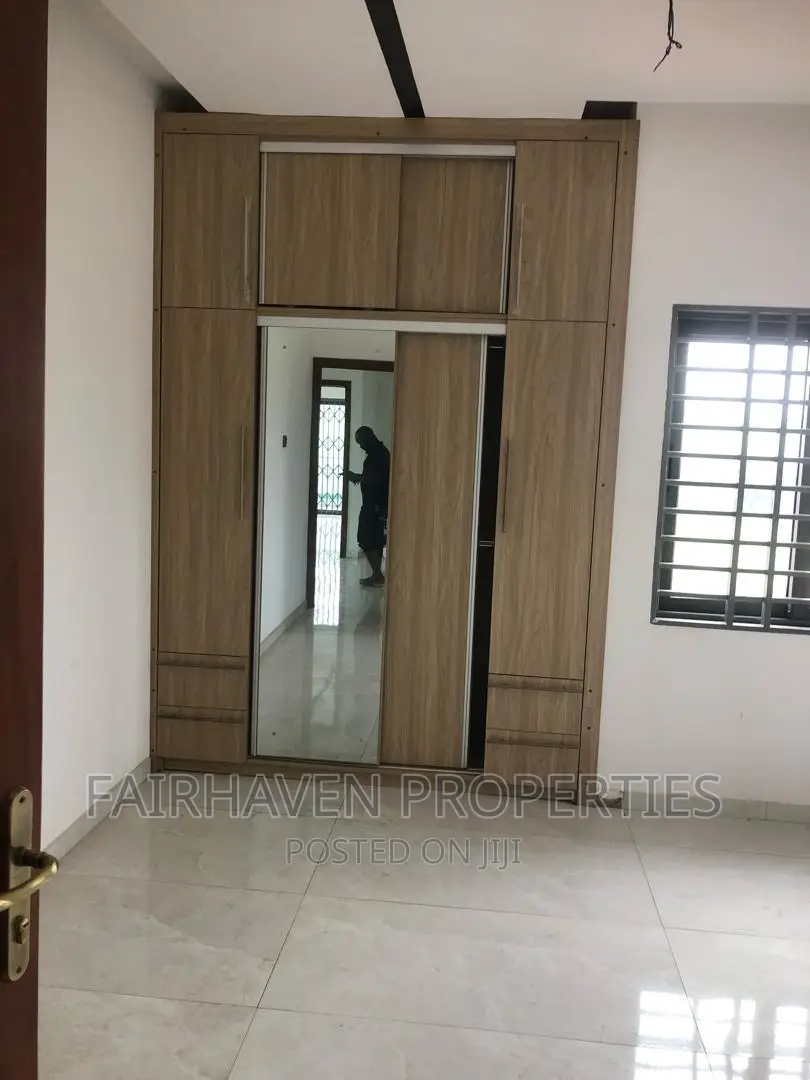 4bdrm House in 25, Tema Metropolitan for sale