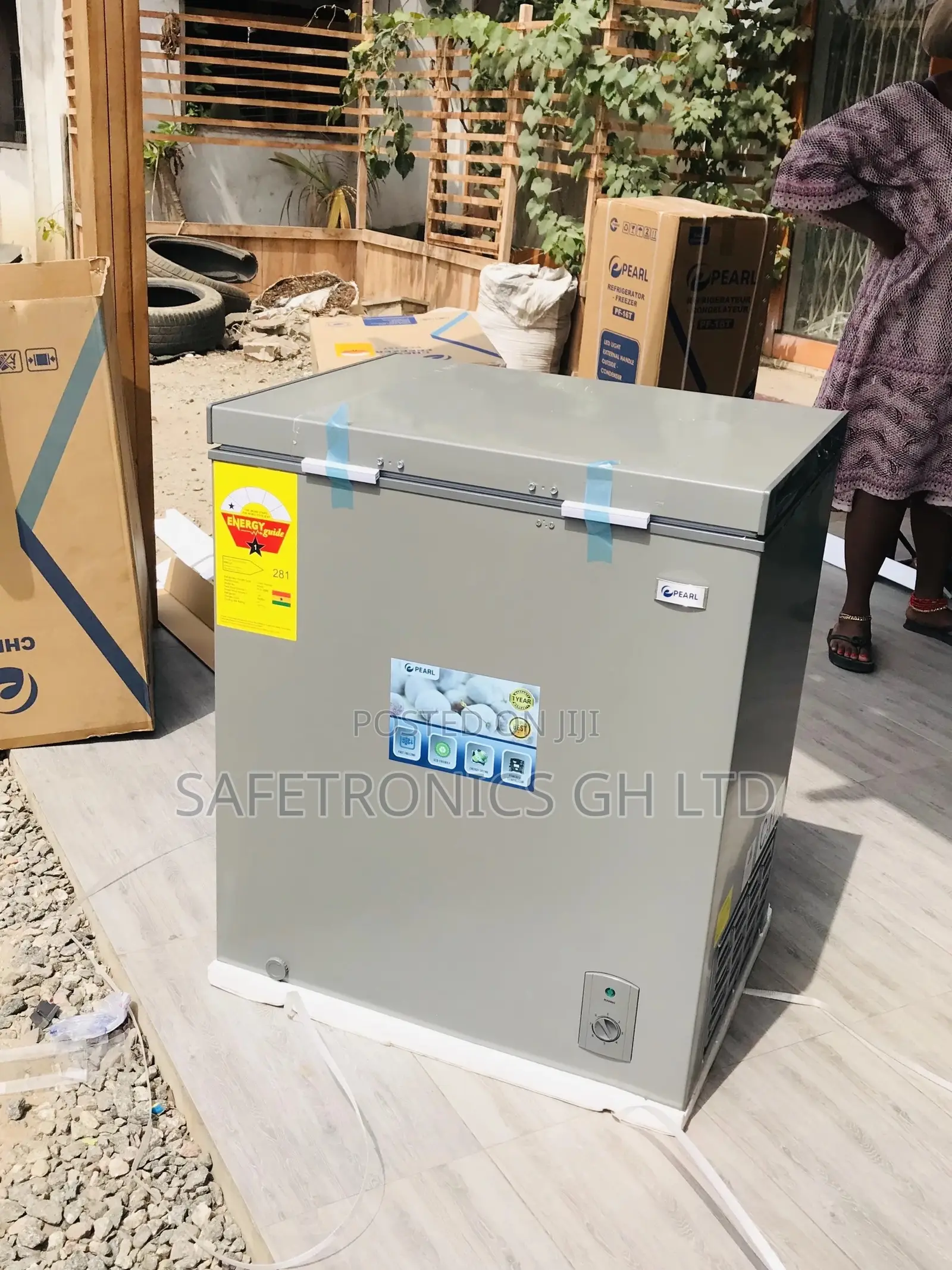 Essential Chestfreezer Singledoor PCF-208 147 Liters Pearl