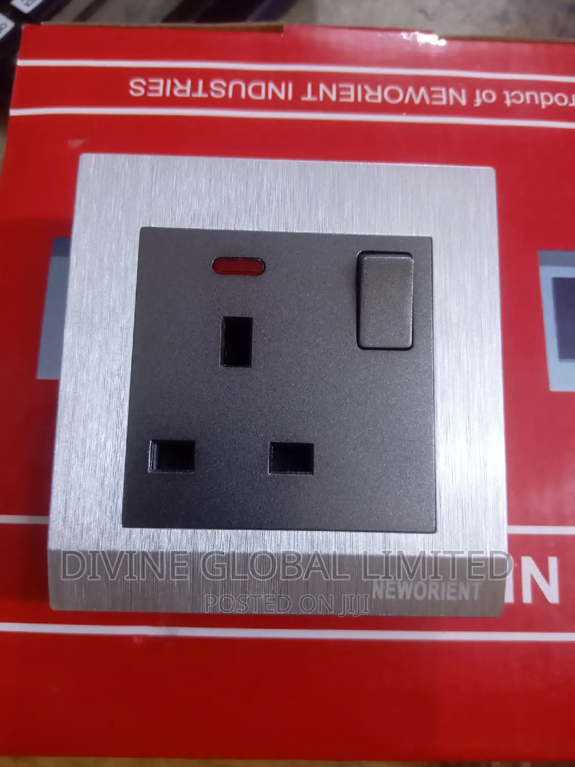 13A Single Socket SILVER