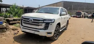 Toyota Land Cruiser V8 2022 FULL BODY UPGRADE Available