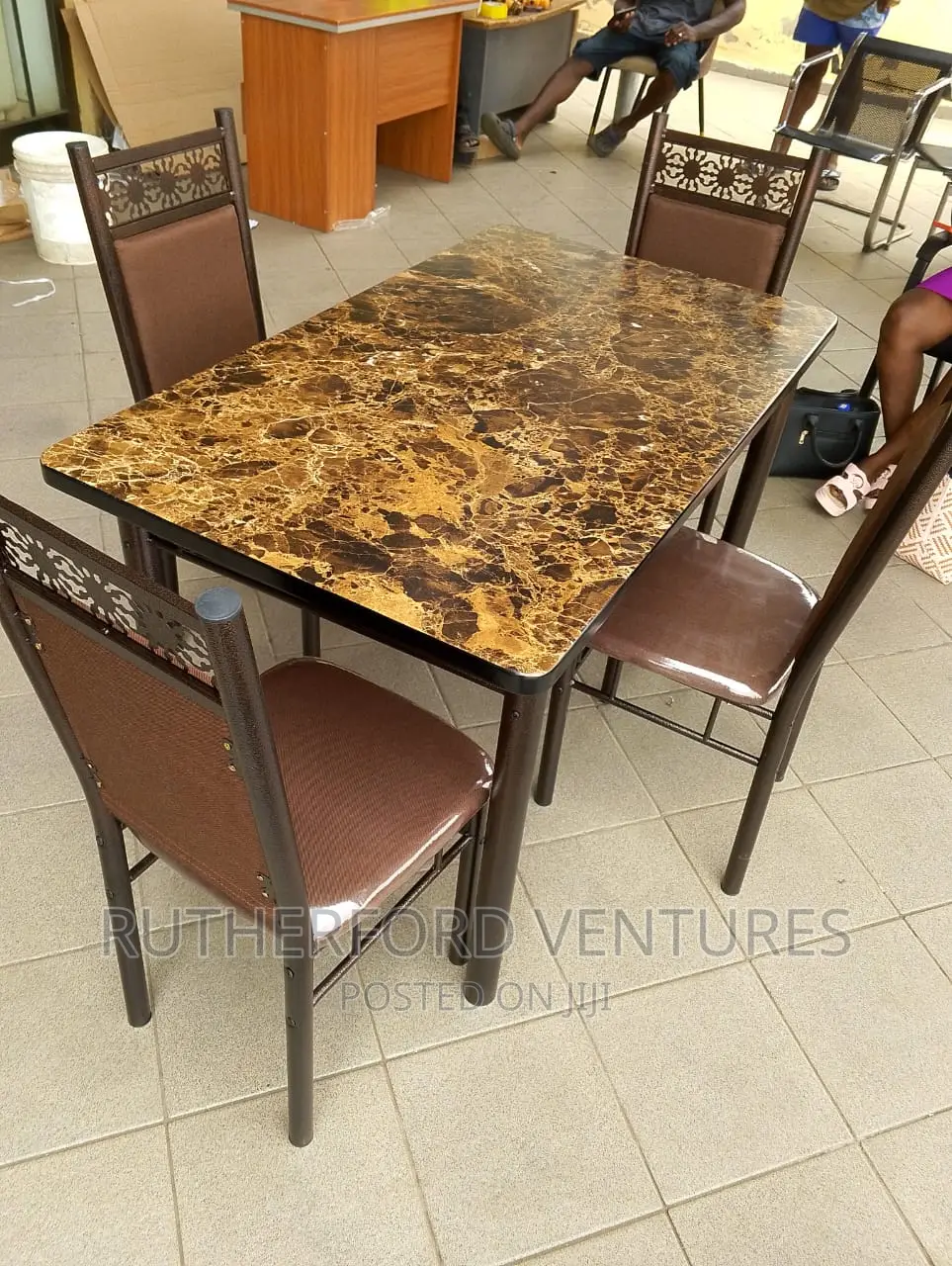 Quality Dining Set