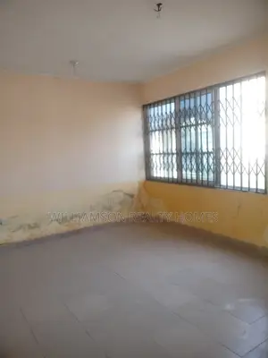 5bdrm House in Community 18 Area, Spintex for rent