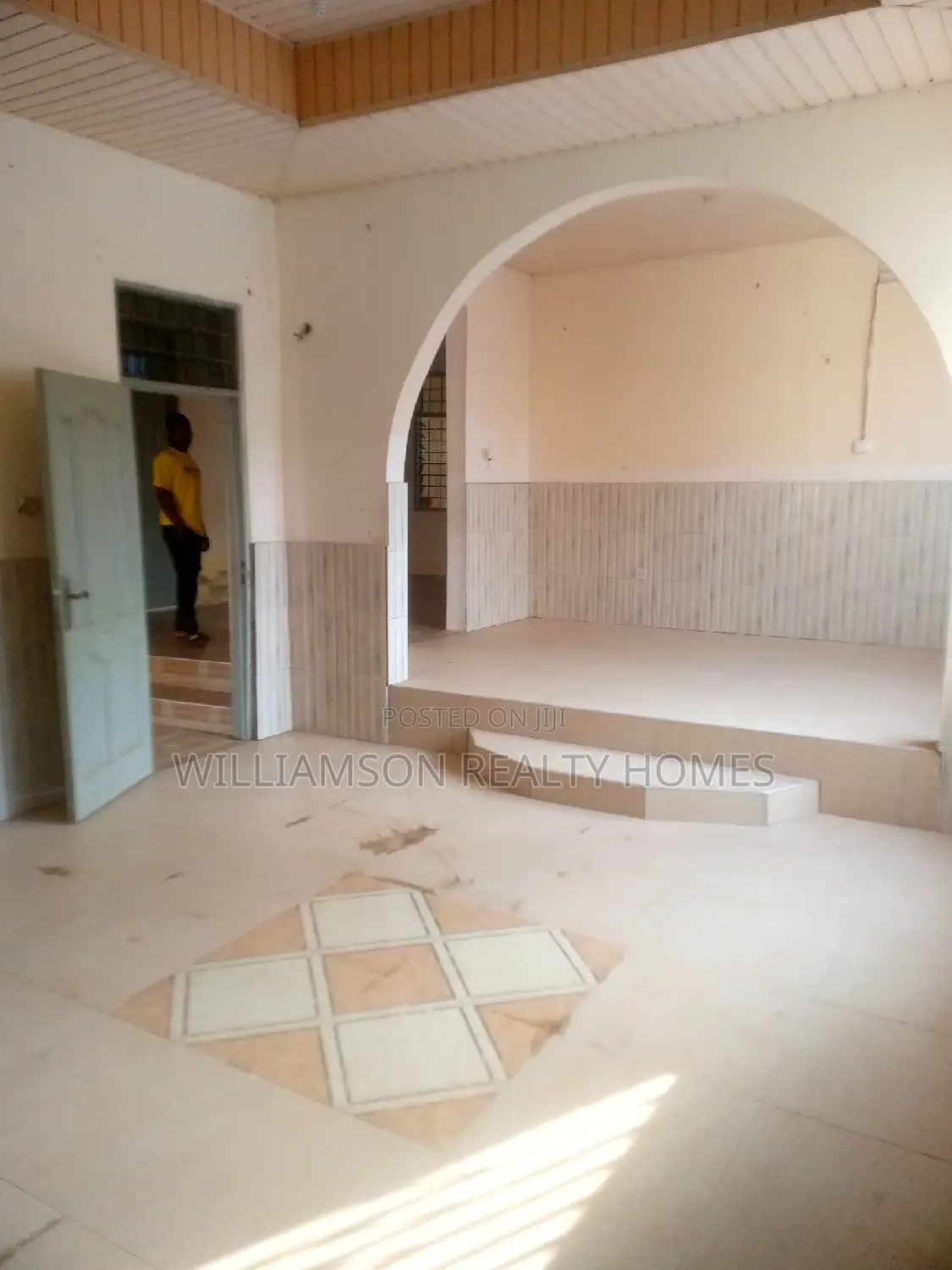 5bdrm House in Community 18 Area, Spintex for rent