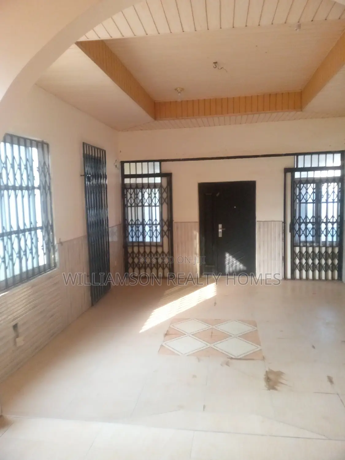 5bdrm House in Community 18 Area, Spintex for rent
