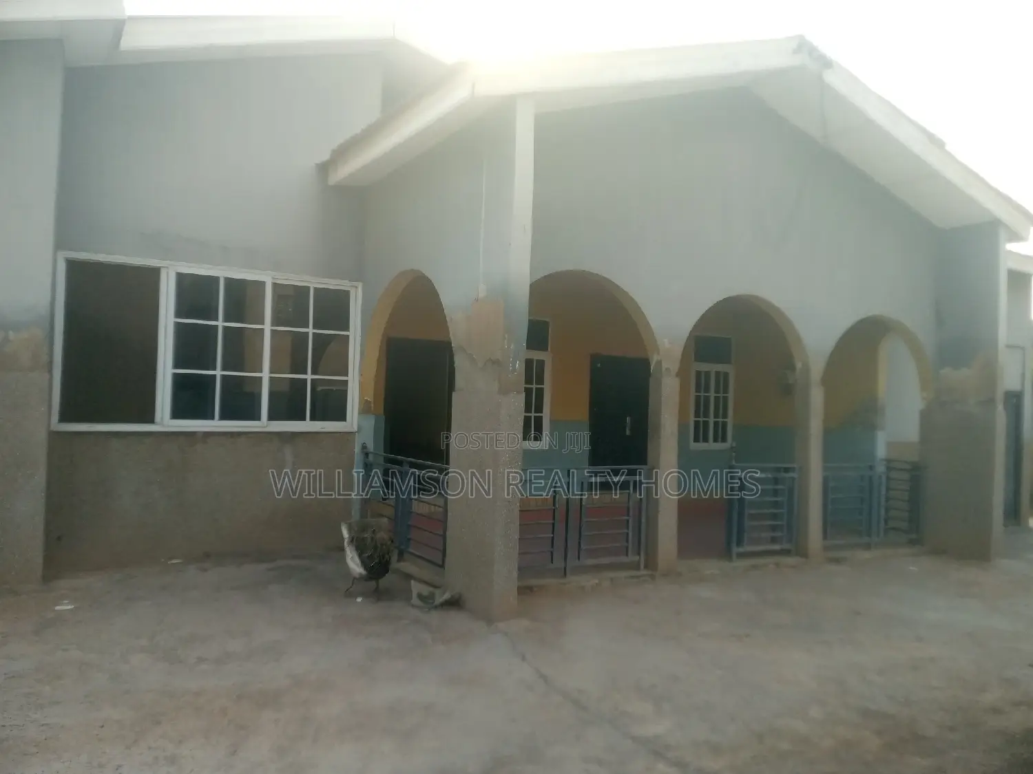 5bdrm House in Community 18 Area, Spintex for rent
