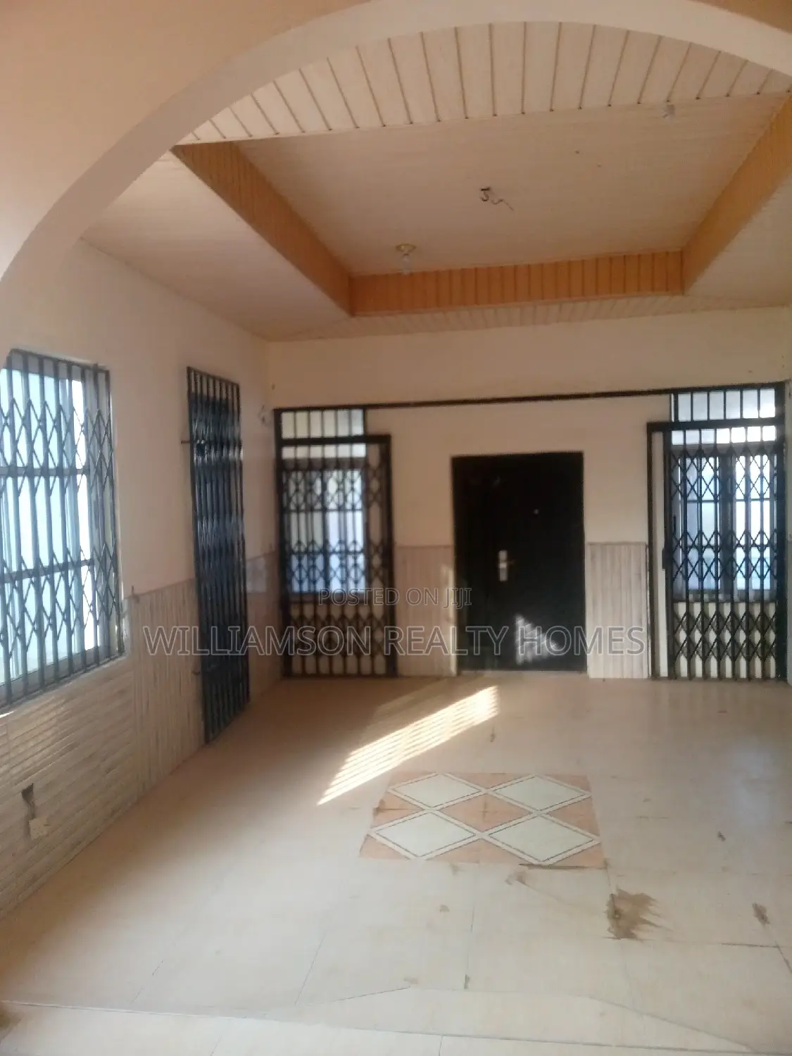 5bdrm House in Community 18 Area, Spintex for rent