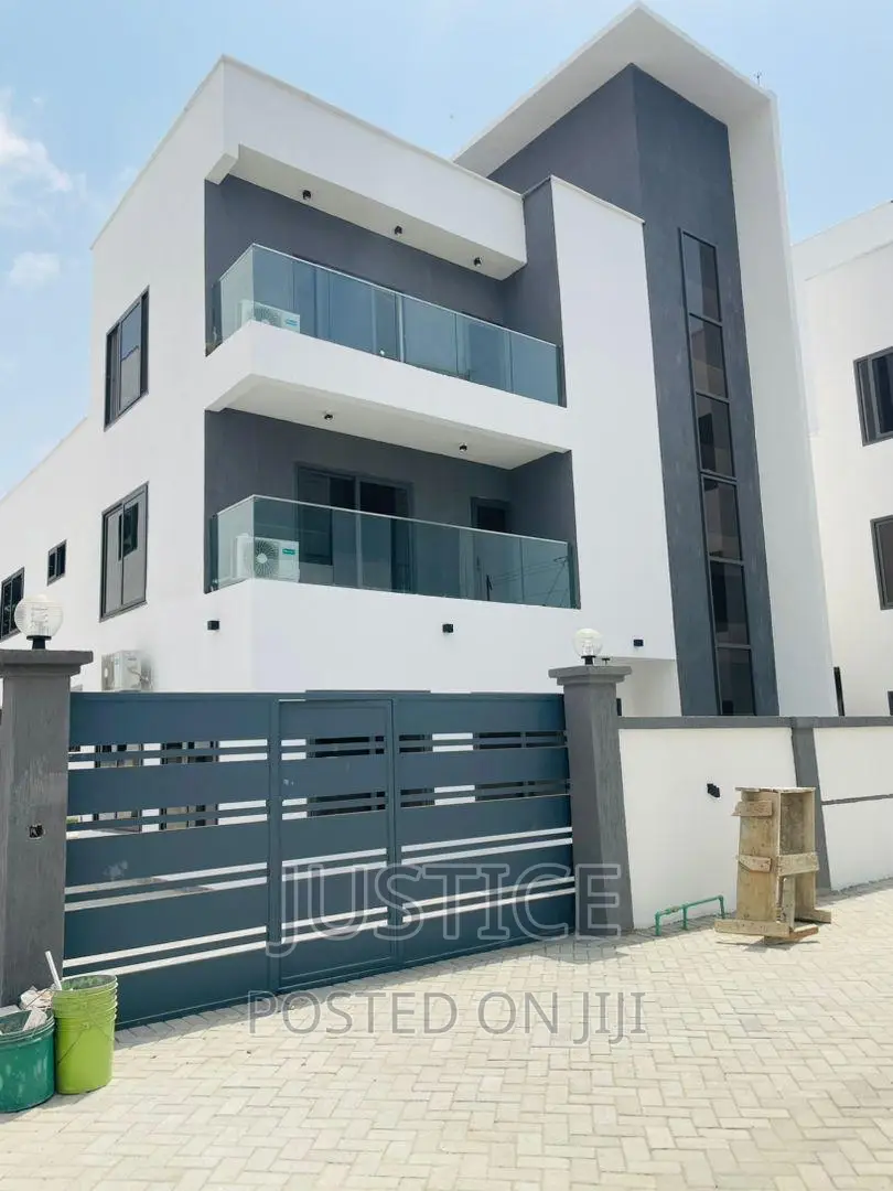 6bdrm Penthouse in Shiashie East Legon for sale