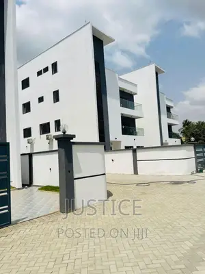 6bdrm Penthouse in Shiashie East Legon for sale