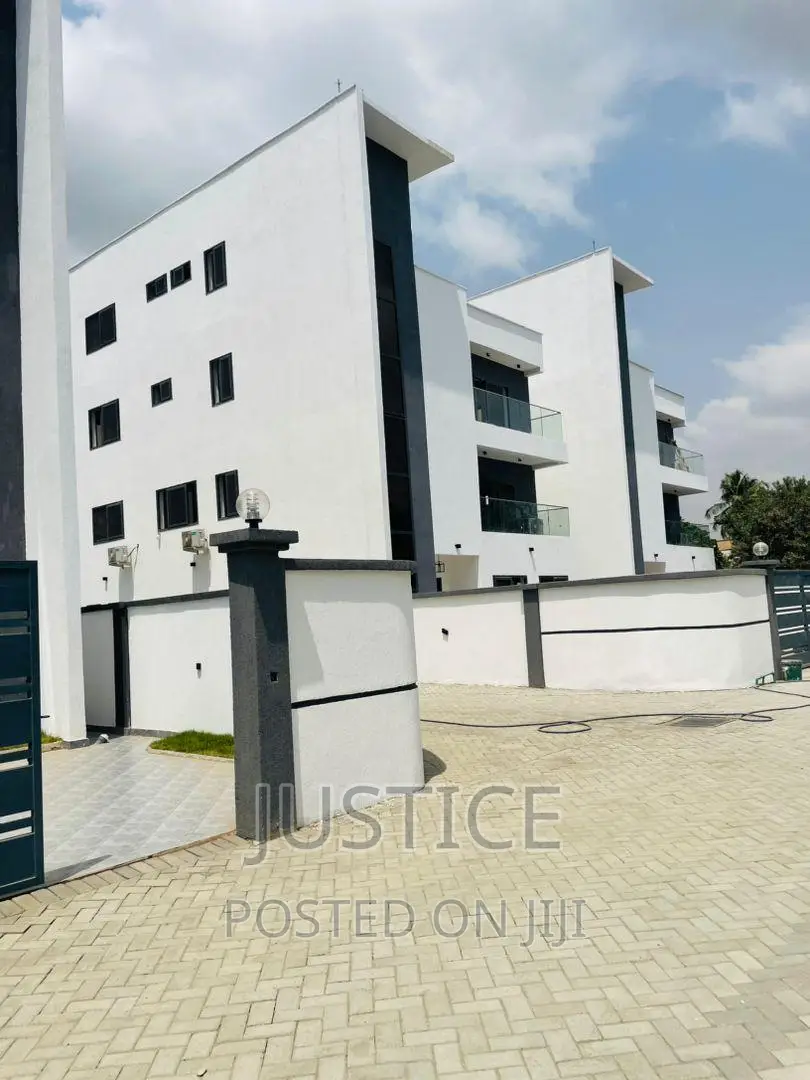 6bdrm Penthouse in Shiashie East Legon for sale