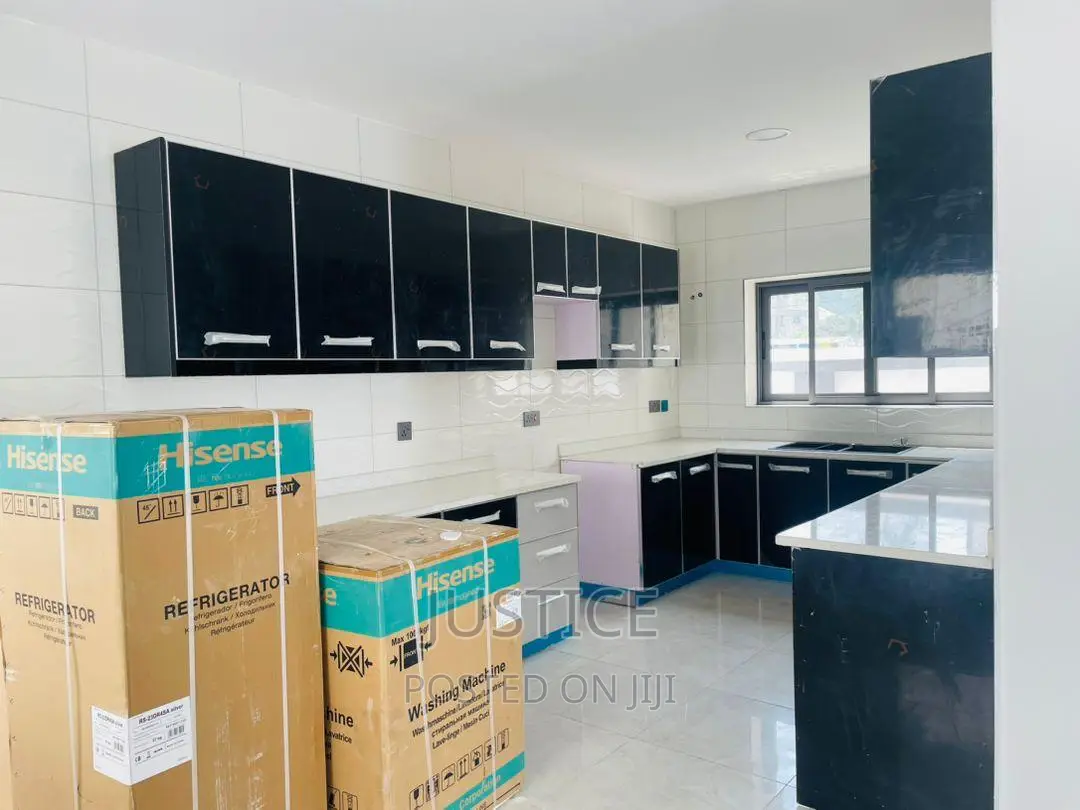 6bdrm Penthouse in Shiashie East Legon for sale