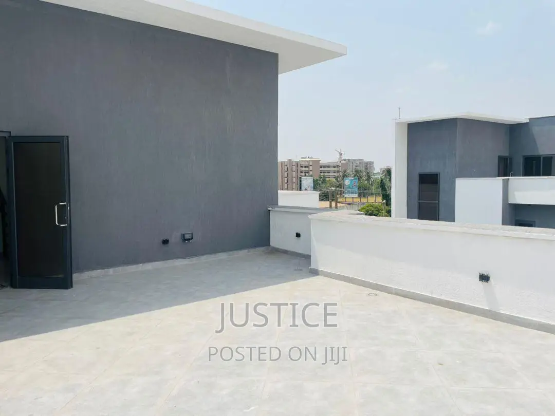 6bdrm Penthouse in Shiashie East Legon for sale