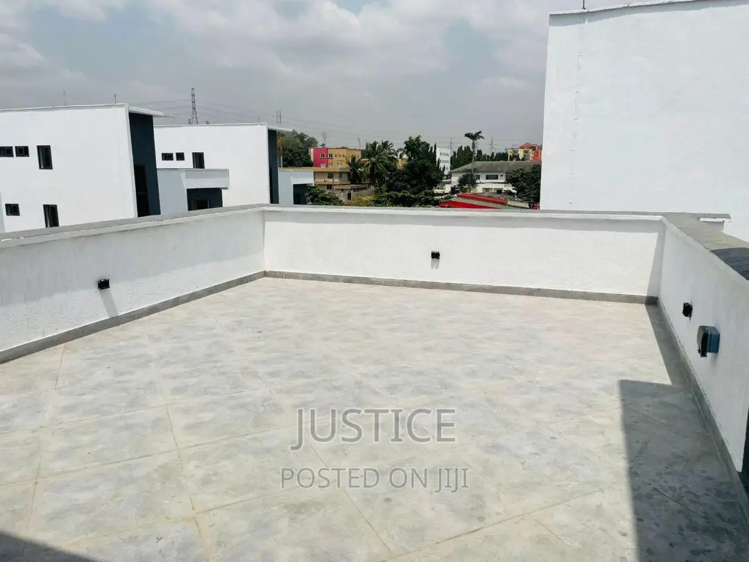 6bdrm Penthouse in Shiashie East Legon for sale
