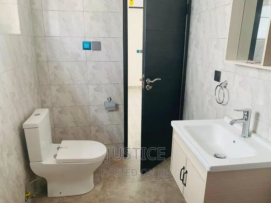 6bdrm Penthouse in Shiashie East Legon for sale
