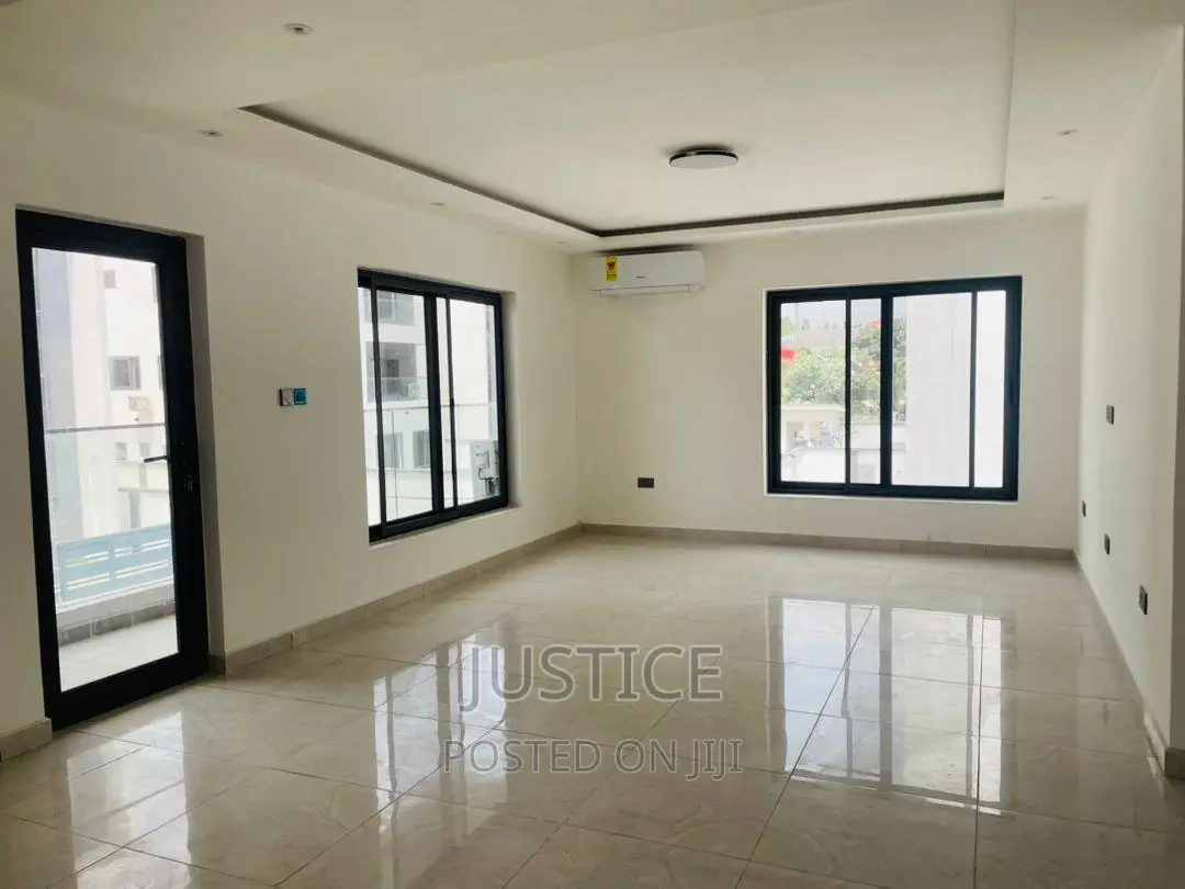 6bdrm Penthouse in Shiashie East Legon for sale